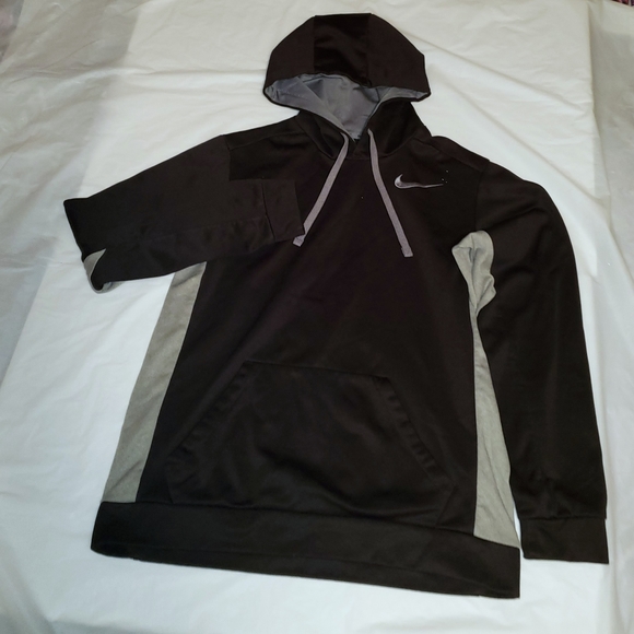 Nike Black Thermafit jacket (medium) - Picture 1 of 4
